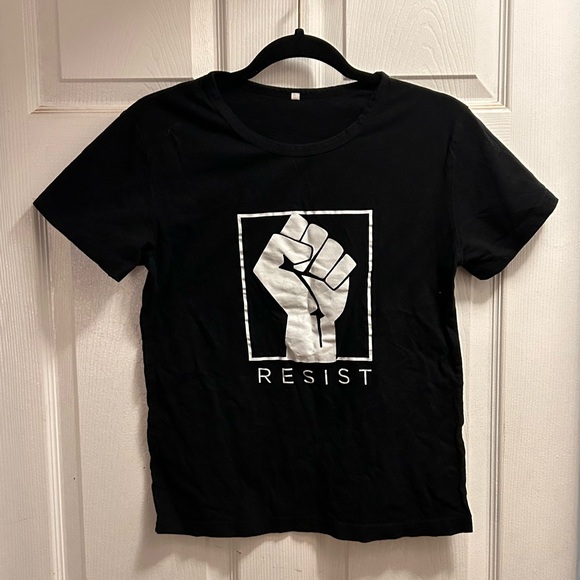 Tops - Resist TShirt